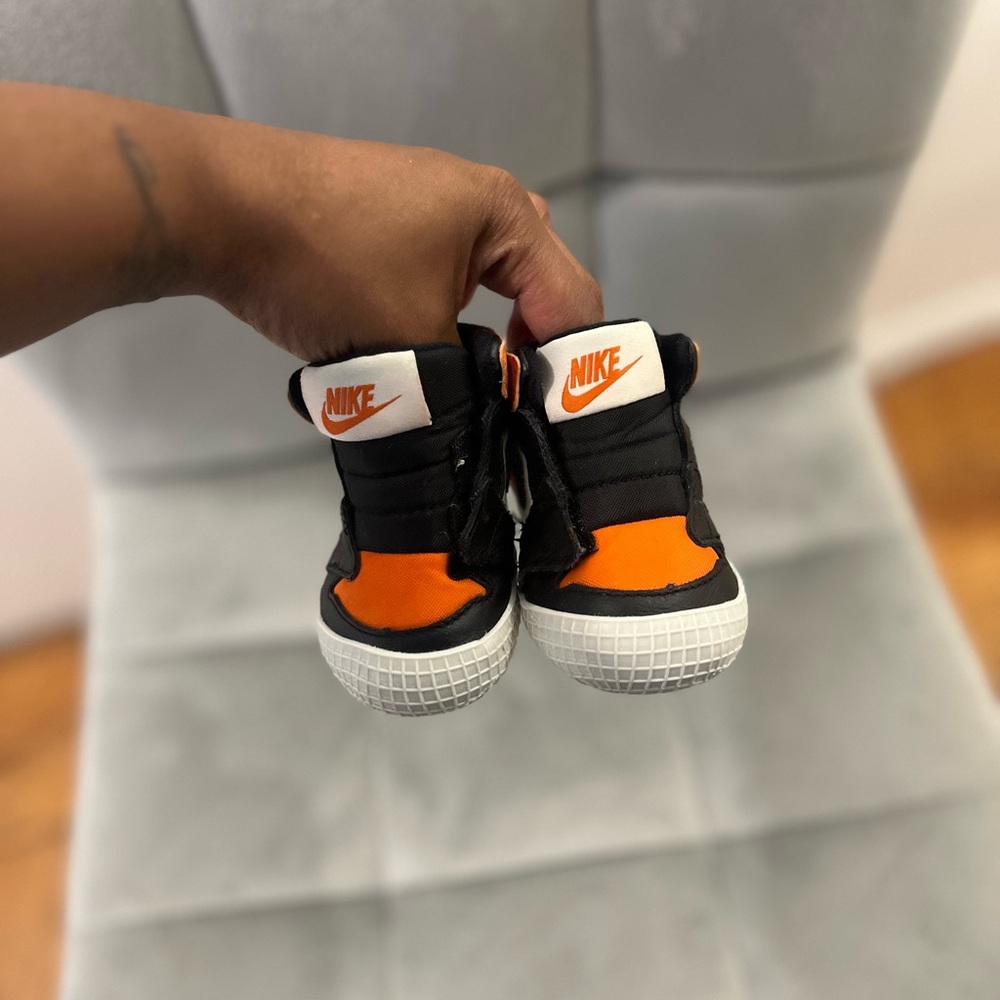 Nike Kids Black and Orange Sneakers
